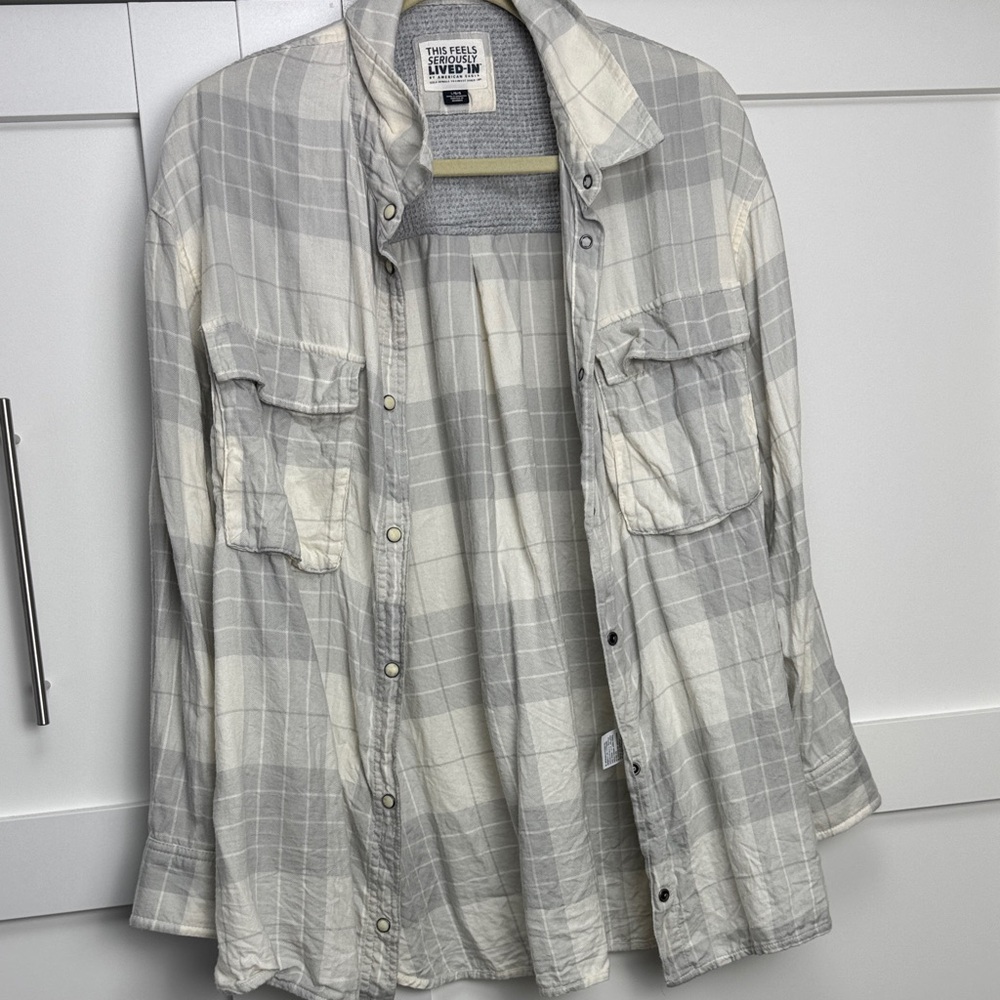 American Eagle Outfitters Gray Plaid Button Down Shirt